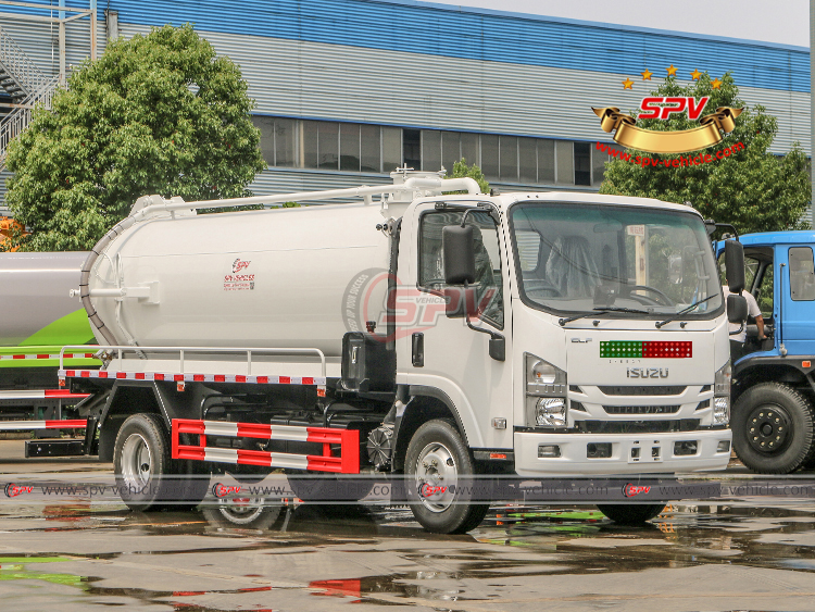 6,000 Litres Sewer Suction Truck - Front Right Side